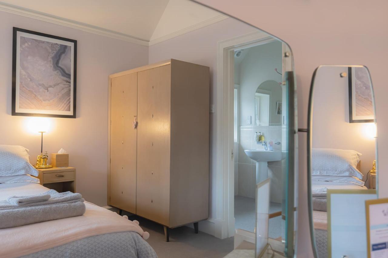 Wildwood B&B Lymington Bagian luar foto