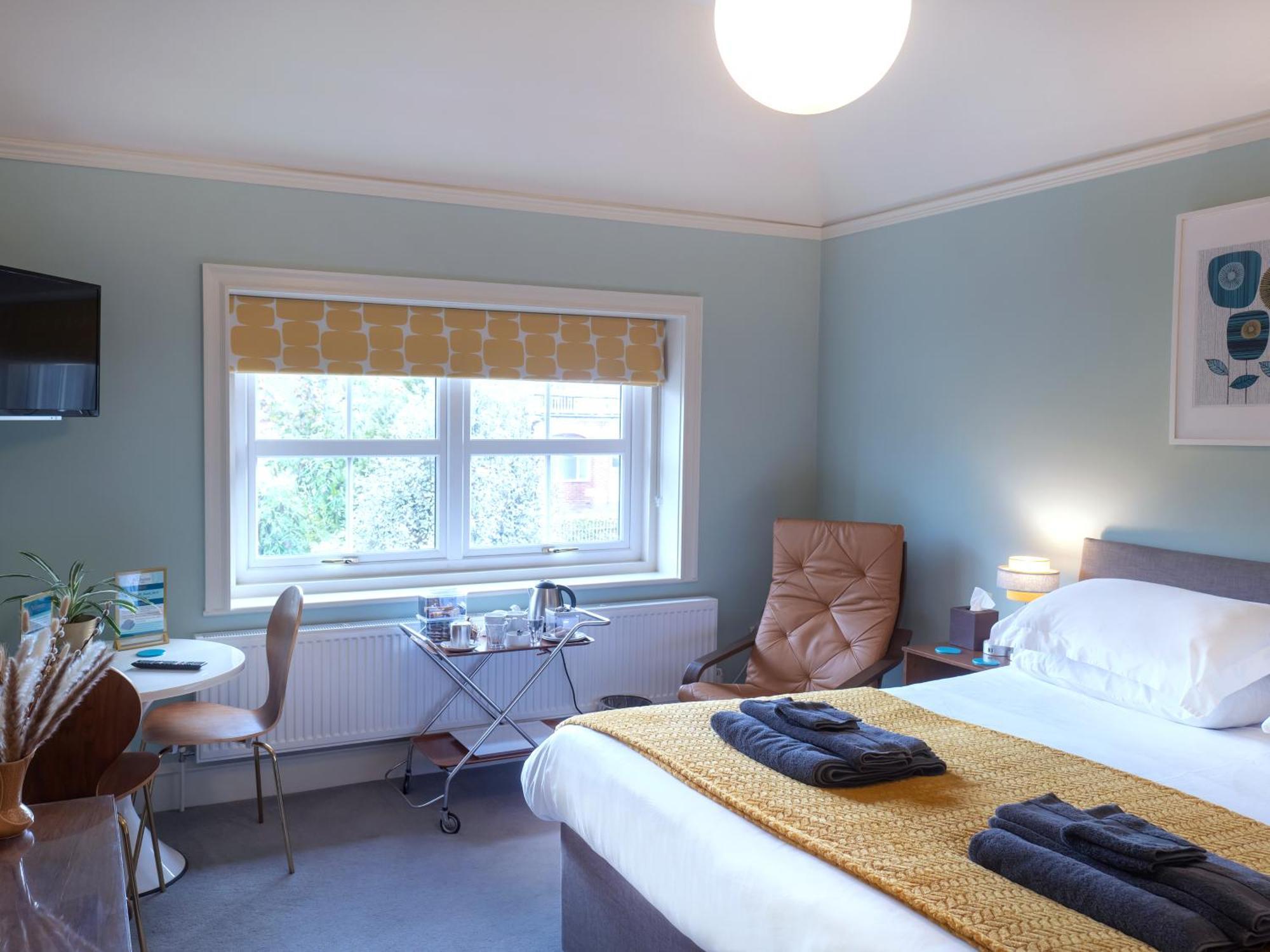 Wildwood B&B Lymington Bagian luar foto