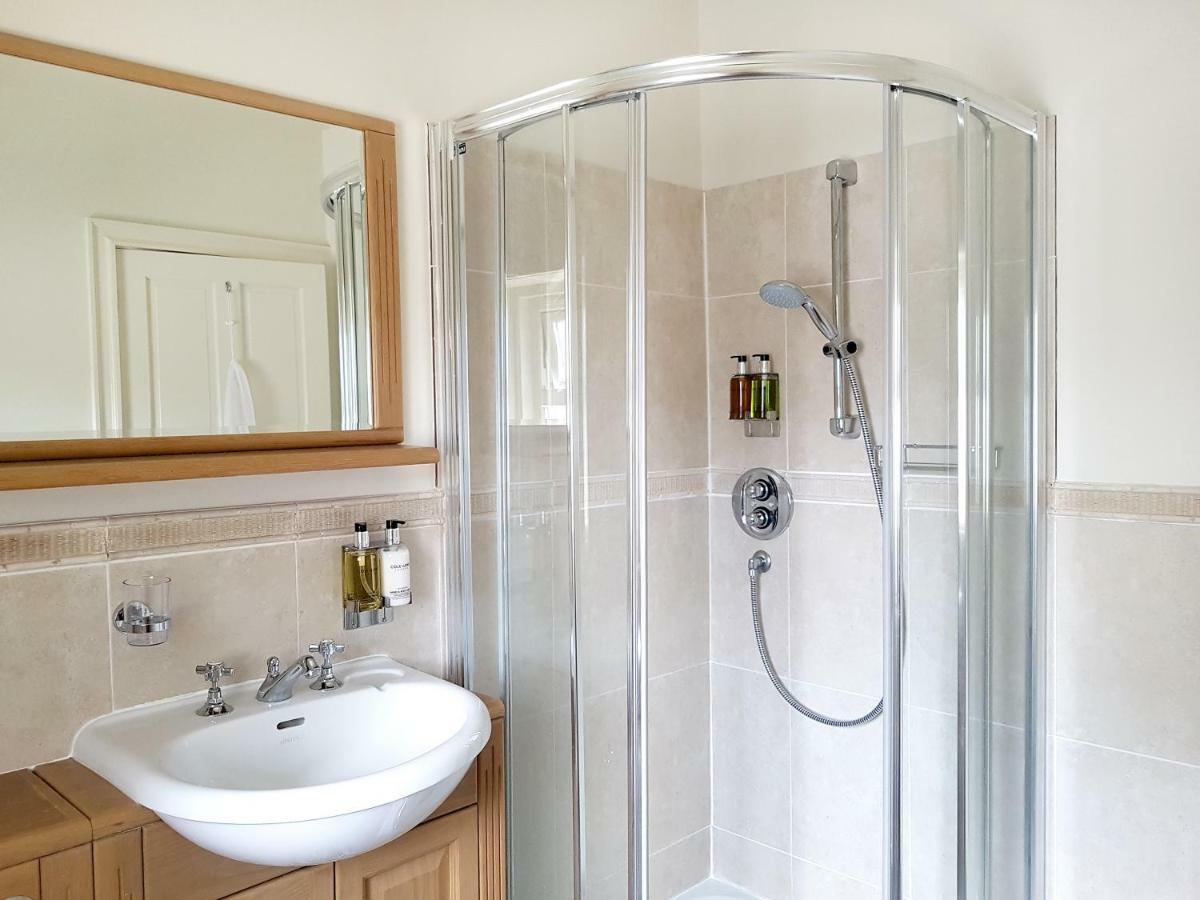 Wildwood B&B Lymington Bagian luar foto